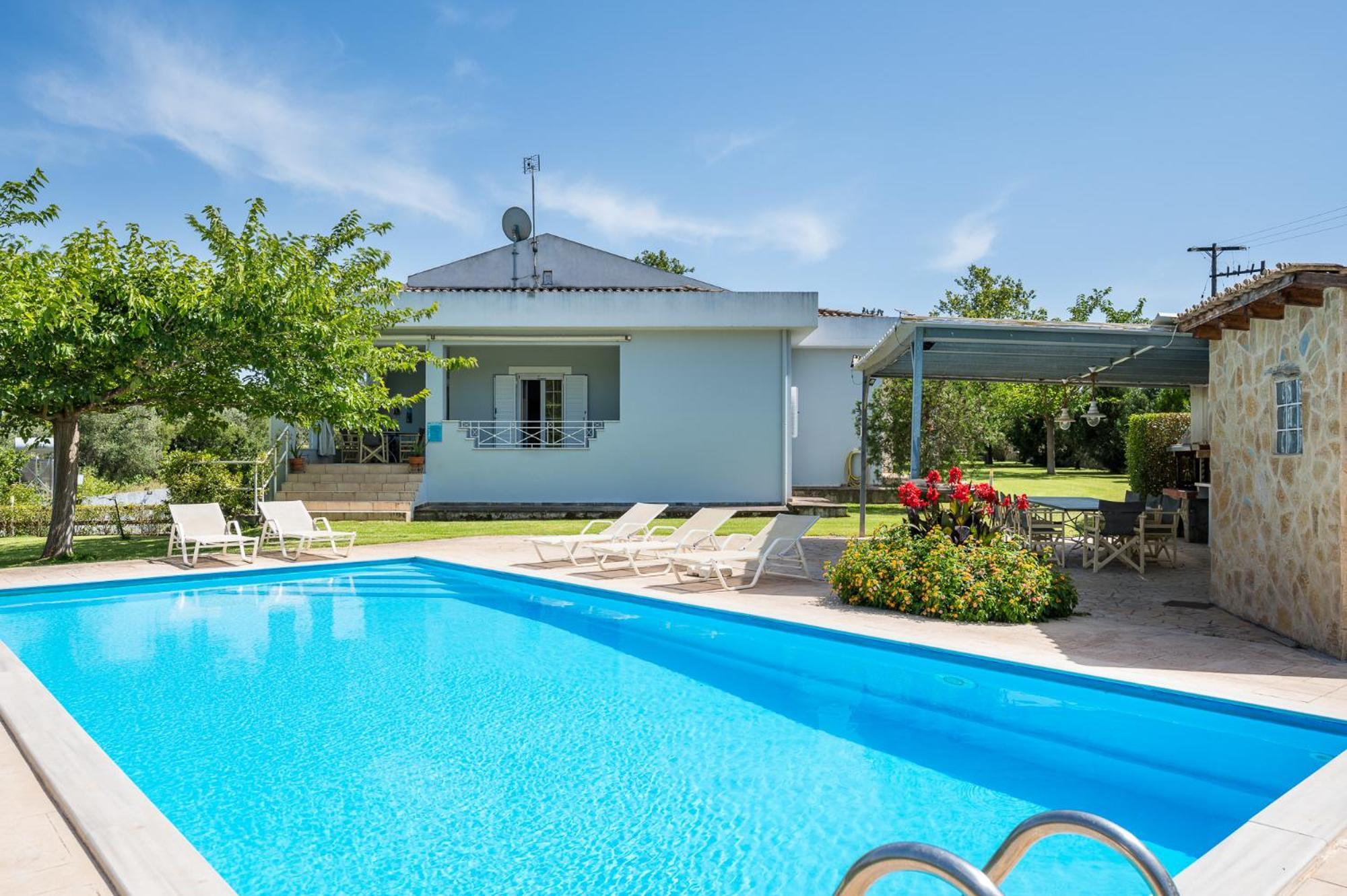 Villa Nefeli With Private Pool By Konnect Dassia  Zewnętrze zdjęcie